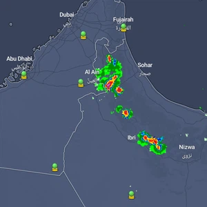 مدينة العين | مراقبة تطور للسحب الرعدية على المناطق الحدودية واحتمالية امتداد تاثيراتها نحو المدينة الساعات القادمة