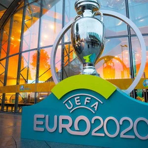 Le début du Championnat d'Europe des nations `Euro 2020` aujourd'hui, défiant le virus Corona - équipes, groupes et rencontres
