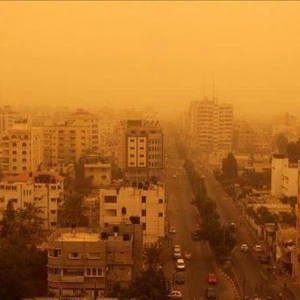 الأردن | أجواء مغبرة بكثافة في العاصمة عمّان تزامناً مع ساعات الصباح الأولى