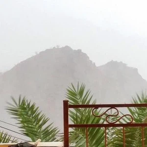 أمطار الخير على قريه الخد  من شبكة عمان المحلية