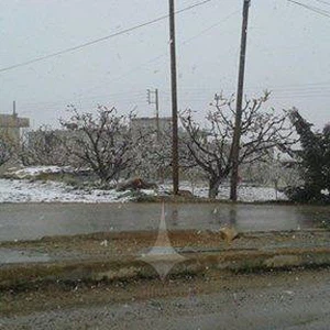 بالصور : أمطار غزيرة في دمشق الياسمين وثلوج نيسان تُعانق جبال الريف الدمشقي