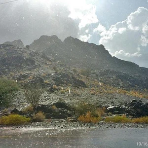 امطار الخير على وادي المعاول الخيمة العمانية