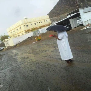 امطار غزيرة وسريعه على النواريه شمال مكة المكرمة احمد العيسي