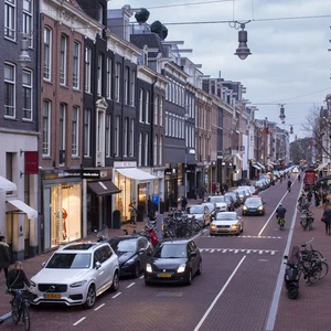 7 of the best shopping streets in the world