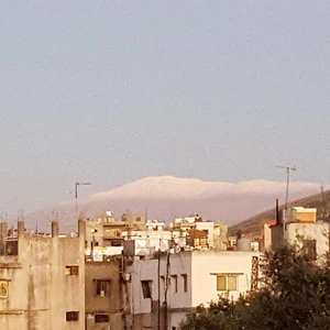  بالصور : جبال لبنان العالية تتكل بالثلوج صباح الخميس