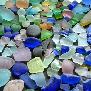 Photos : Découvrez la charmante plage de verre !