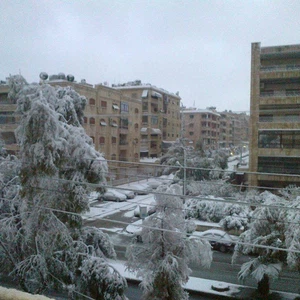 بالصور الثلوج تغطي مدينة حلب السورية وتلبسها الثوب الأبيض !