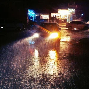 بالصور : كميات مُتفاوتة من المطر تساقطت يوم الجمعة في مدينة دمشق وأجزاء واسعة من ريفها !