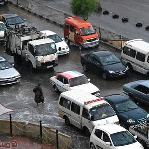 بالصور : في عزّ الصيف .. أمطار طوفانية تُغرِق شوارع دمشق بعد ظهر اليوم .. 