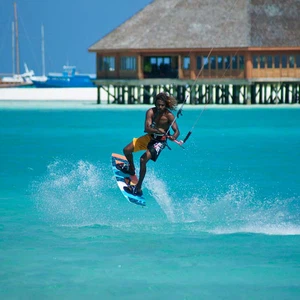 Maafushi Island aux Maldives .. beauté et aventures