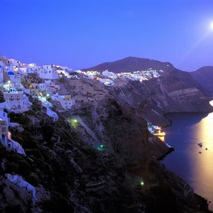 Santorini in 26 photos.. will tempt you to travel to it