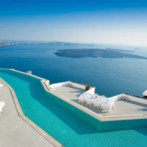 Santorini in 26 photos.. will tempt you to travel to it