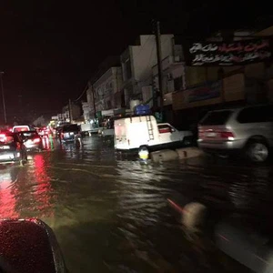 بالصور : السيول تجتاح مناطق عديدة من غرب لبنان وتقطع بعض الطرق