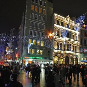 7 of the best shopping streets in the world