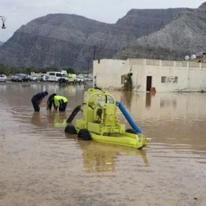 بالصور: الأمطار بسلطنة عمان تغرق بعض المناطق