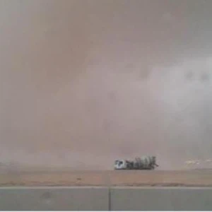موجة من الغبار في أحد مناطق الرياض