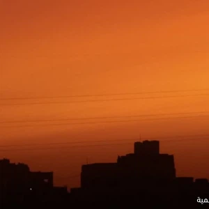 بالصور | غروب غير اعتيادي للشمس في سماء الأردن اليوم