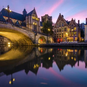 5 beautiful cities built on canals around the world