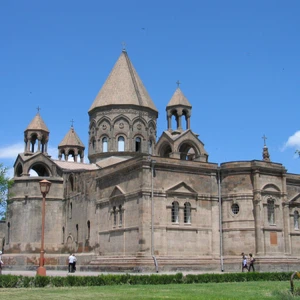 كاتدرائية إتشميادزين
