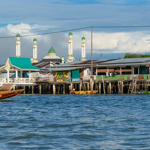 Lieux touristiques à Brunei .. l&#39;île de l&#39;or noir