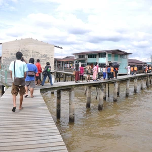 Lieux touristiques à Brunei .. l&#39;île de l&#39;or noir