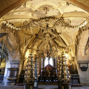7 terrifying places.. Can you visit them?
