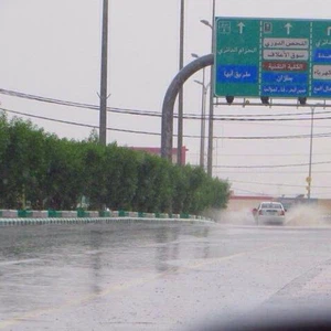 بالصور: أمطار رعدية غزيرة على مرتفعات عسير عصر اليوم الأحد  