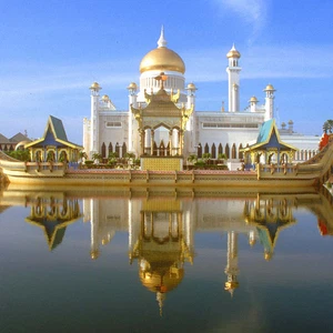 Lieux touristiques à Brunei .. l&#39;île de l&#39;or noir