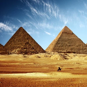 تتميز مصر بالأماكن السياحية الدينية والثقافية والتاريخية، إضافة إلى المناظر الطبيعية.