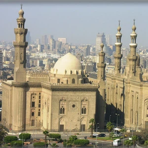 مصر: من أقدم الحضارات عبر التاريخ،يزورها السياح من جميع دول العالم.