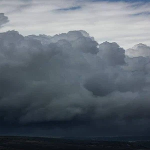 صورة مميزة للغيوم في نابلس خلال حالة عدم الاستقرار الجوي يوم الخميس الماضي