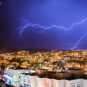 من بروق وادي موسى-البتراء