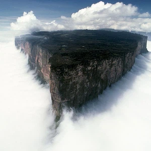 جبل رورايما في أمريكا الجنوبية 