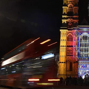 مهرجان الأضواء يزيّن شوارع لندن