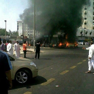 بالصور : اندلاع حريق بمحطة وقود في جدّة و تسجيل حالة وفاة