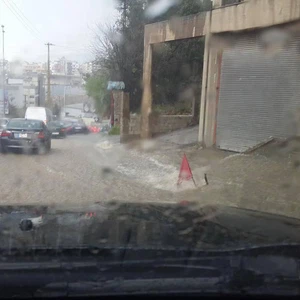 أمطار و سيول مفاجئة تضرب لبنان دون سابق إنذار