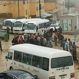 بالصور : انجرافات وإغلاقات لبعض الطرق في جنوب المملكة 