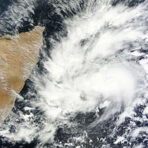 عاصفة هوجاء تودي بحياة 300 شخص بالصومال وسط صمت دولي كبير