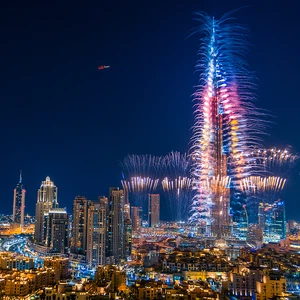 هل تساءلت كيف يتم تحضير الألعاب النارية في برج خليفة ؟!