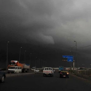 بالصور: عواصف رعدية وأمطار غزيرة ترفع منسوب المياه في الإسكندرية