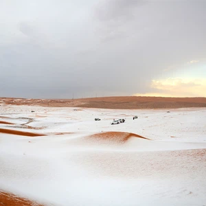 عاصفة بردية من الطراز العالمي تضرب غرب الزلفي