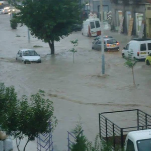 مدينة سطيف تغرق في مياه الأمطار الطوفانية