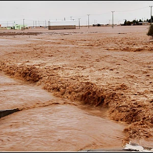 أمطار رفحاء حولت المنطقة الى نهر كبير 