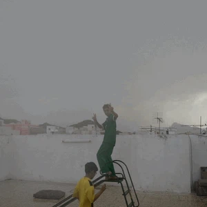 أمطار مكة و فرحة الأطفال