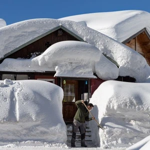 وصل ارتفاع الثلج في ليفينال لونك على ارتفاع 1800 متر إلى 557 سنتيمتراً 
