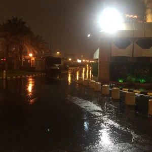 الأمطار و الغيوم في سماء الرياض ليلة الثلاثاء