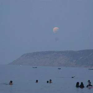 Photos: Phénomène d&#39;éclipse lunaire de différents pays arabes
