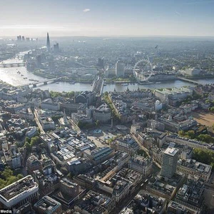 Un aventurier qui prend des photos incroyables qui révèlent la beauté de Londres depuis les airs