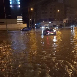 بالصور.. فيضانات وثلوج غرب الجزائر