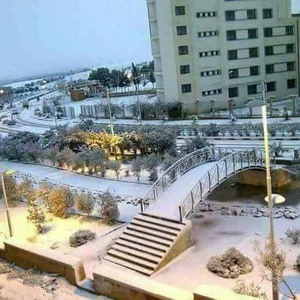 بالصور.. فيضانات وثلوج غرب الجزائر
